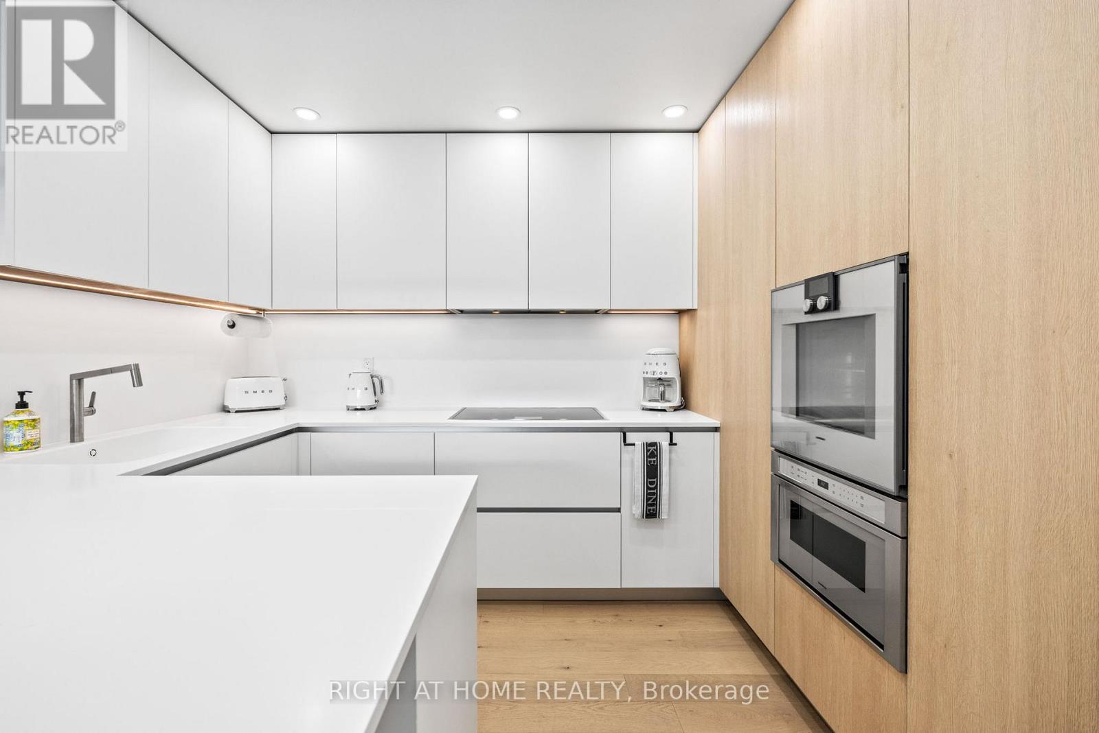 1402 - 168 KING STREET E — photo 16