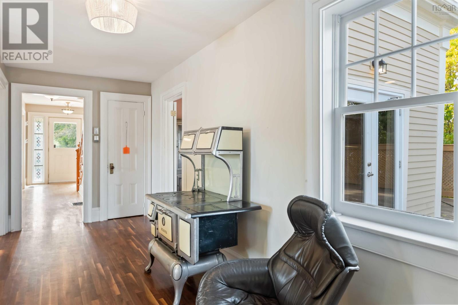 Property 12 of 49 of 10031 Highway 1