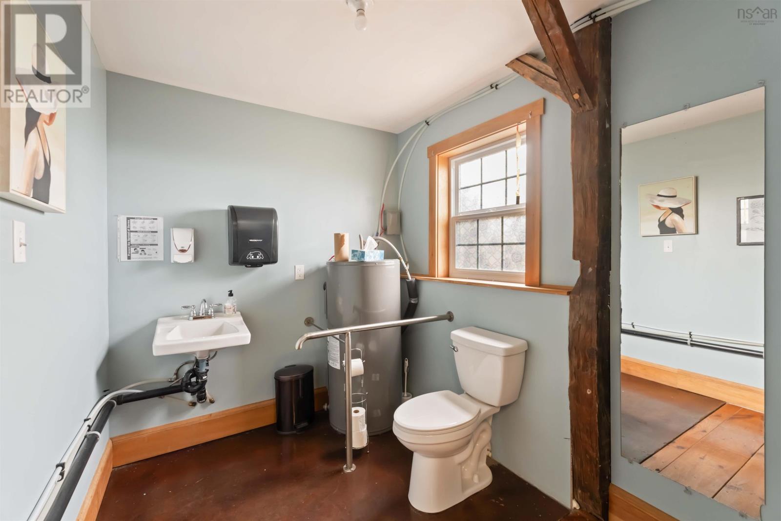 Property 11 of 49 of 10031 Highway 1