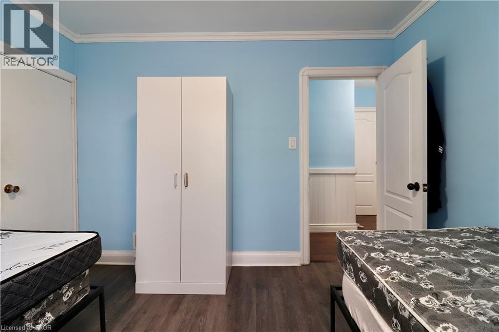 80 ROSEVIEW AVENUE - 7