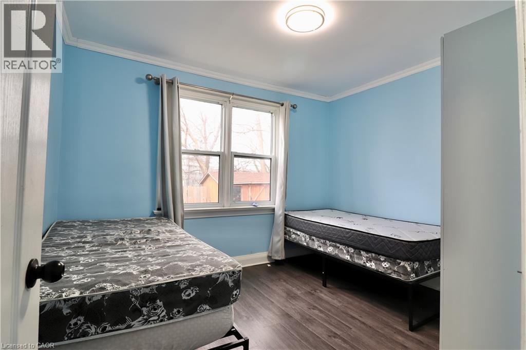 80 ROSEVIEW AVENUE - 8