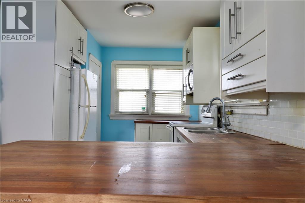 80 ROSEVIEW AVENUE - 14