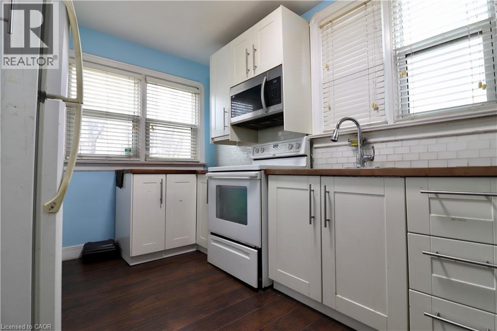 80 ROSEVIEW AVENUE - 12