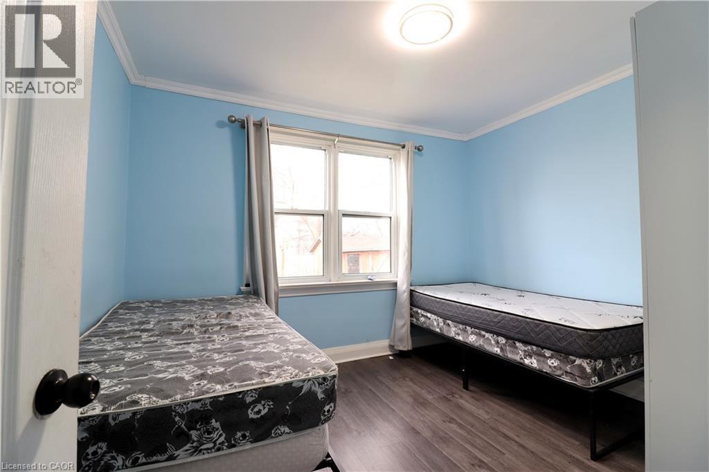 80 ROSEVIEW AVENUE - 6