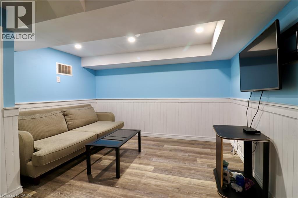 80 ROSEVIEW AVENUE - 28