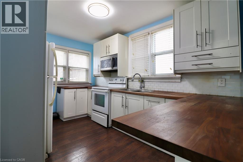 80 ROSEVIEW AVENUE - 11