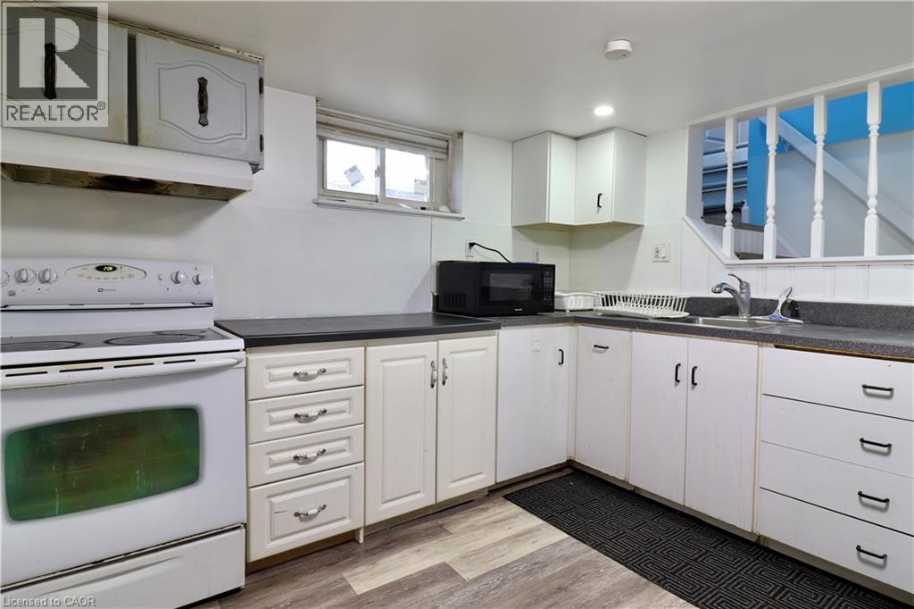 80 ROSEVIEW AVENUE - 22