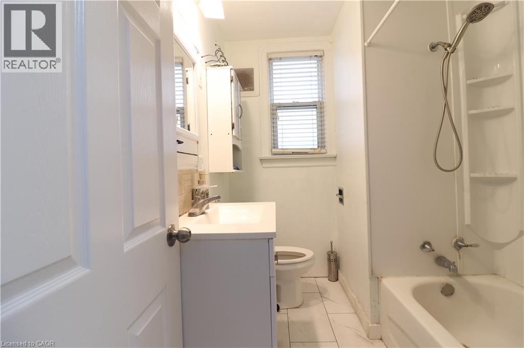 80 ROSEVIEW AVENUE - 17