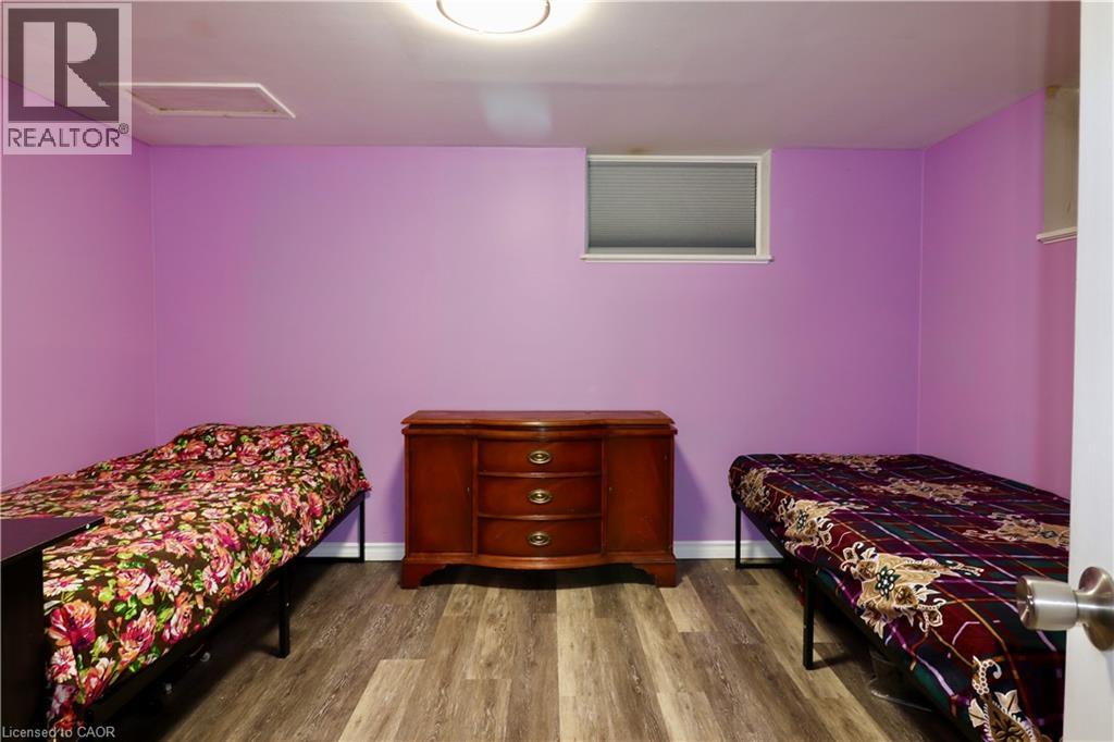 80 ROSEVIEW AVENUE - 29