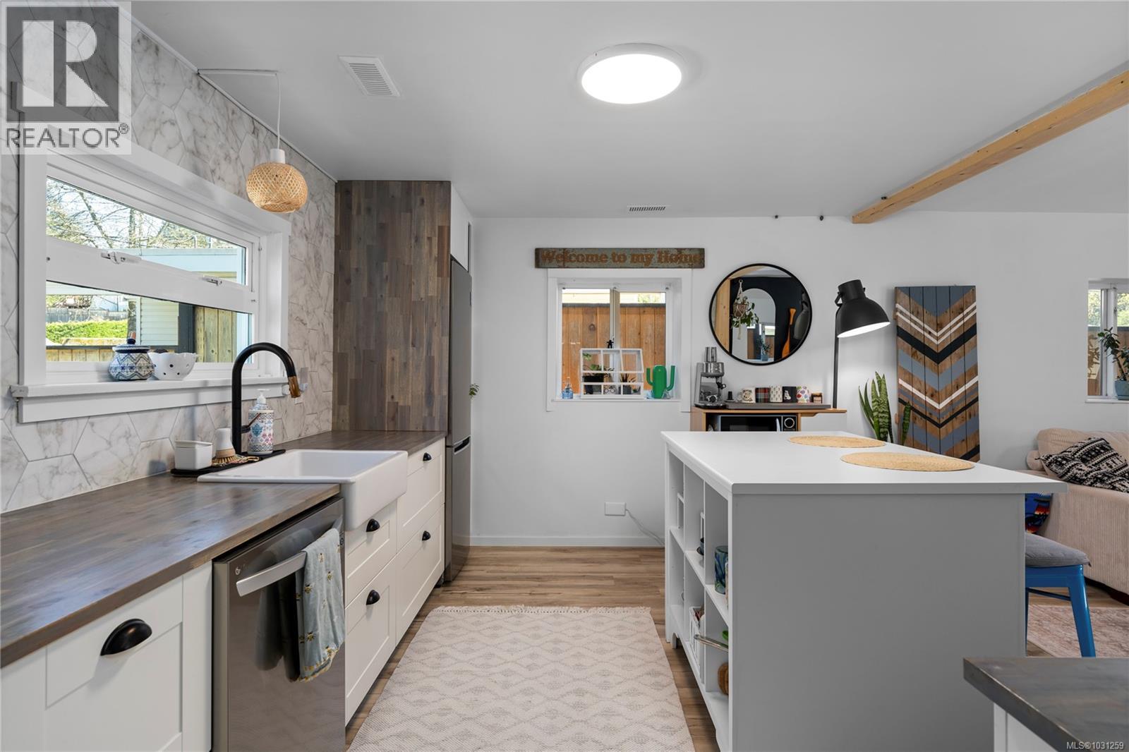 411 Seventh St - 11