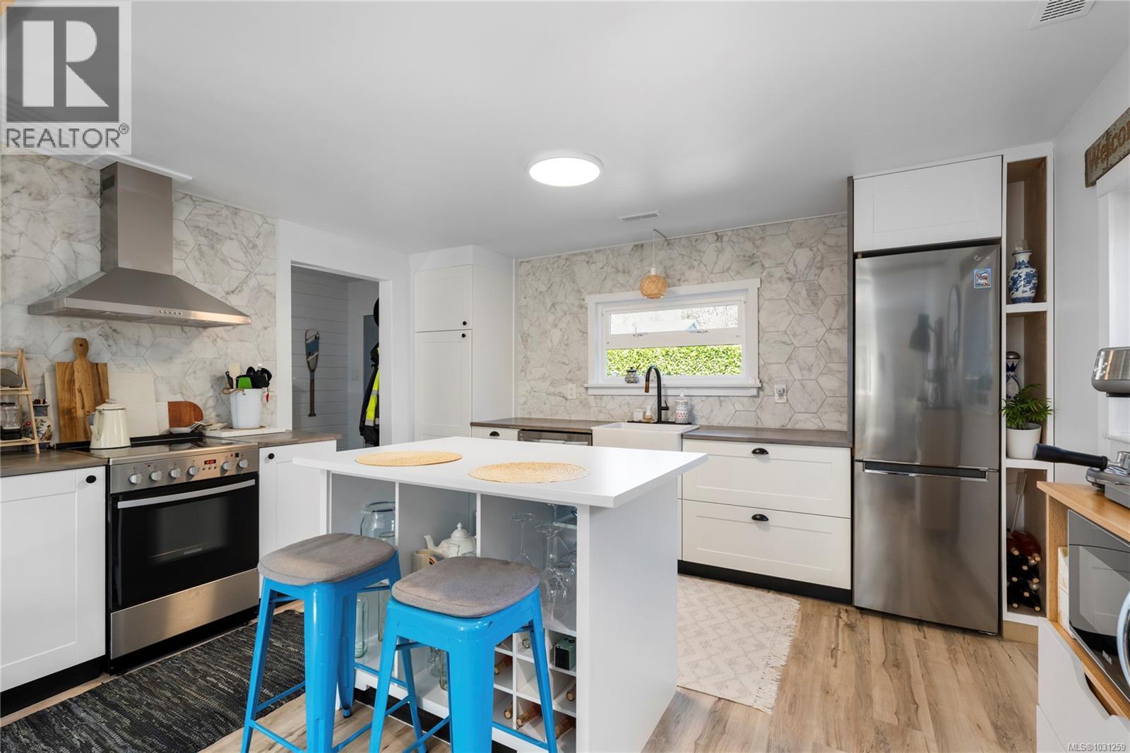 411 Seventh St - 4