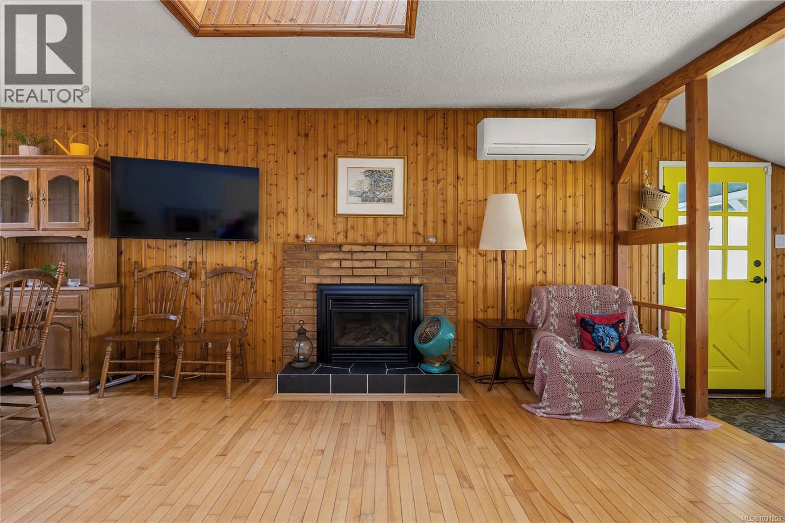 1817 MEADOWLARK CRES - 10