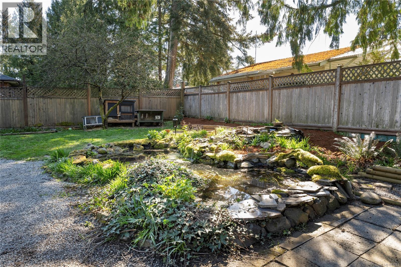 1817 MEADOWLARK CRES - 35