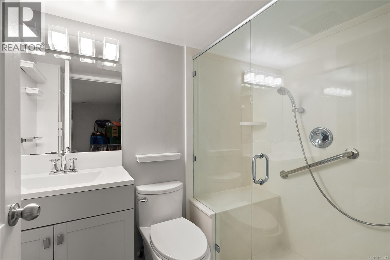 877 WOLLASTON ST - 20