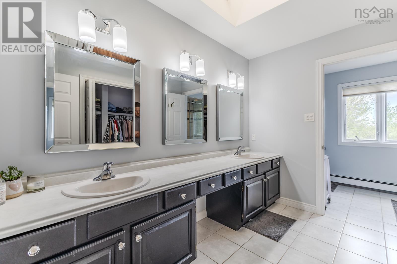 Property 23 of 45 of 252 BLUE HERON Drive