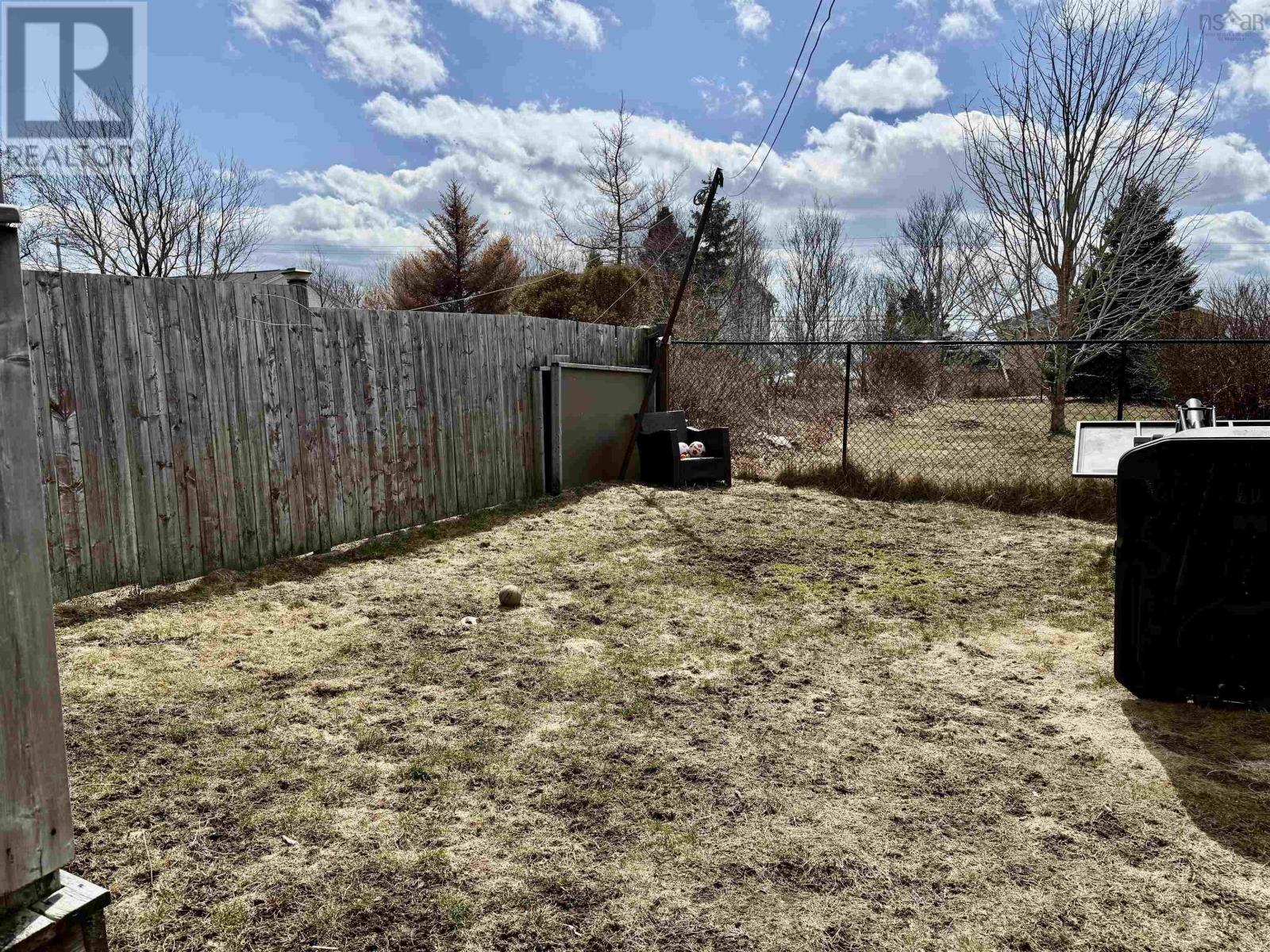 Property 25 of 33 of 45 Peter Court