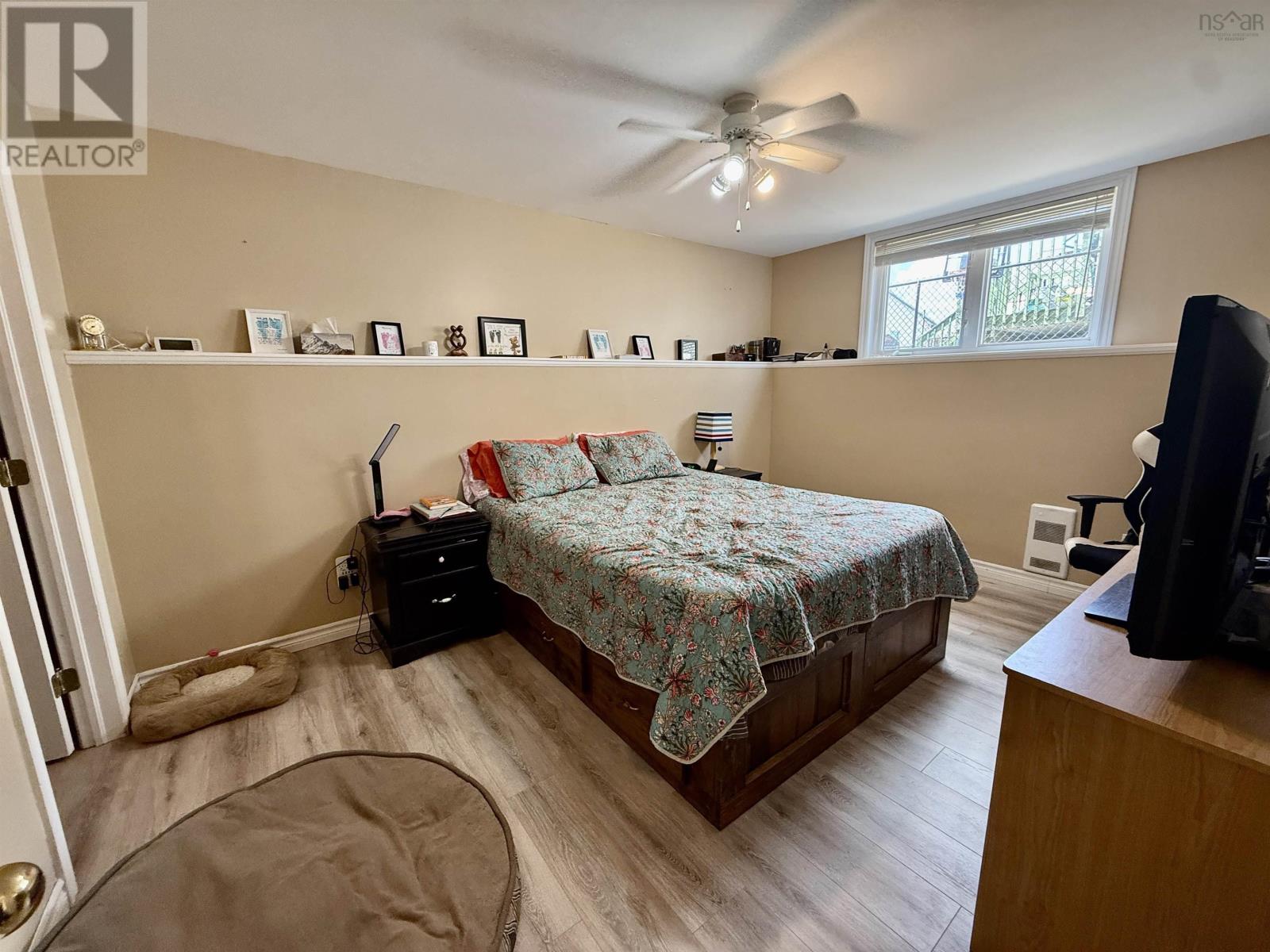 Property 15 of 33 of 45 Peter Court