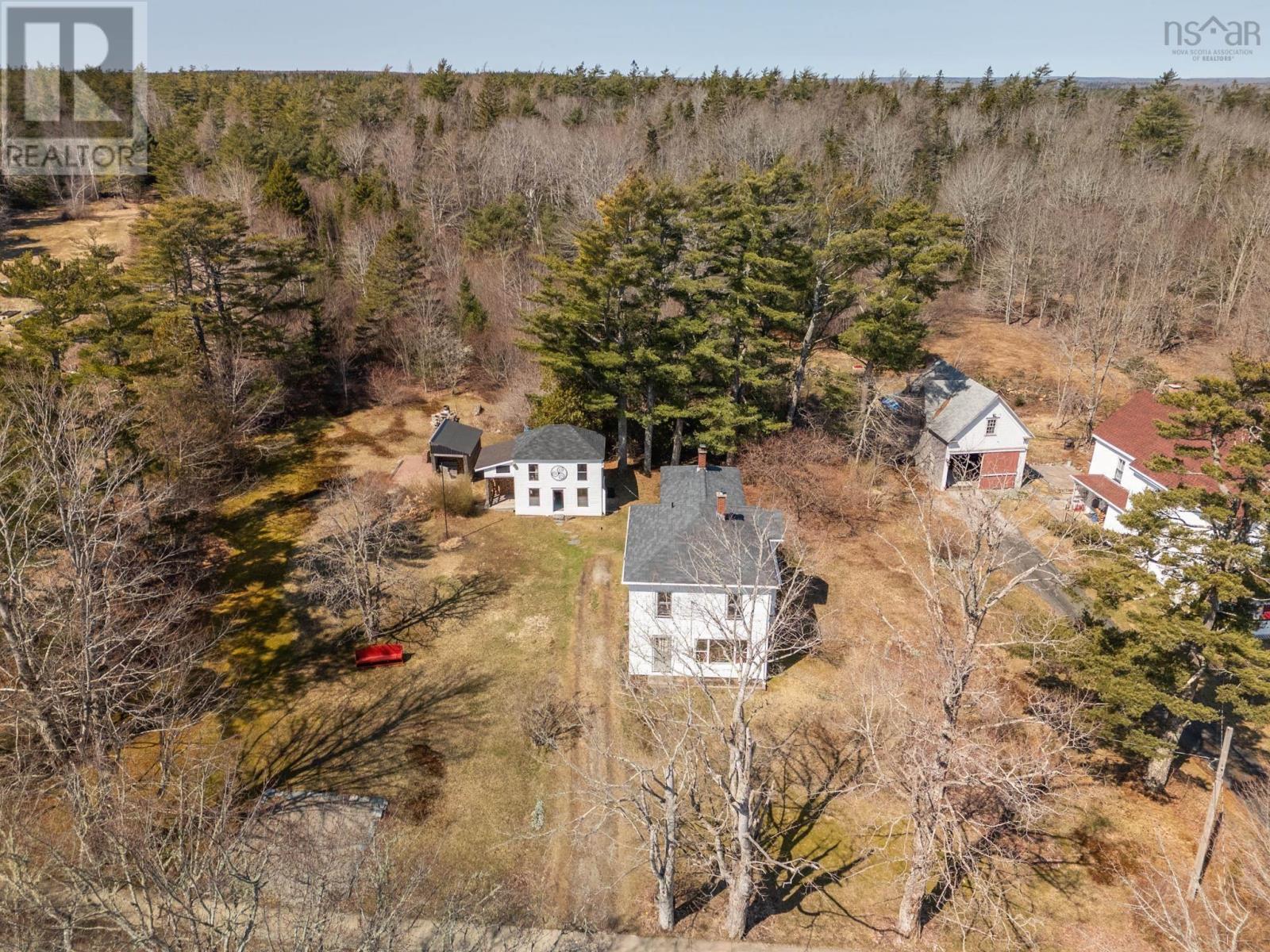 Property 14 of 41 of 2141 Highway 203