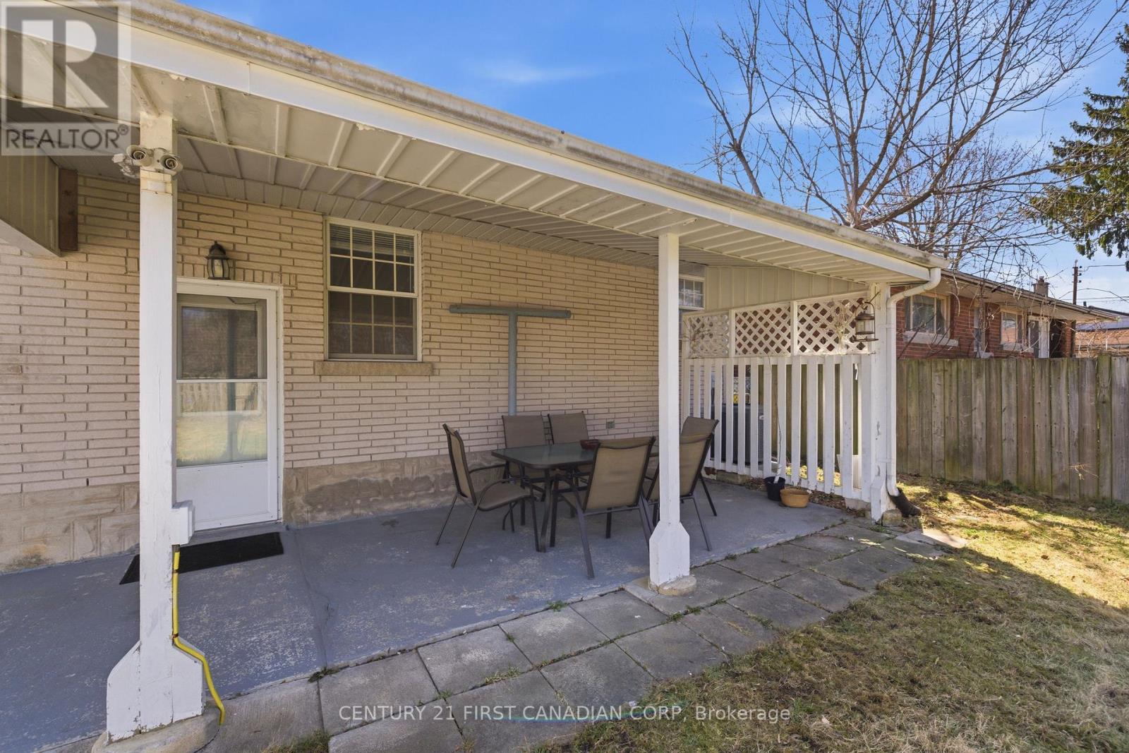 101 JASPER CRESCENT Property Photo