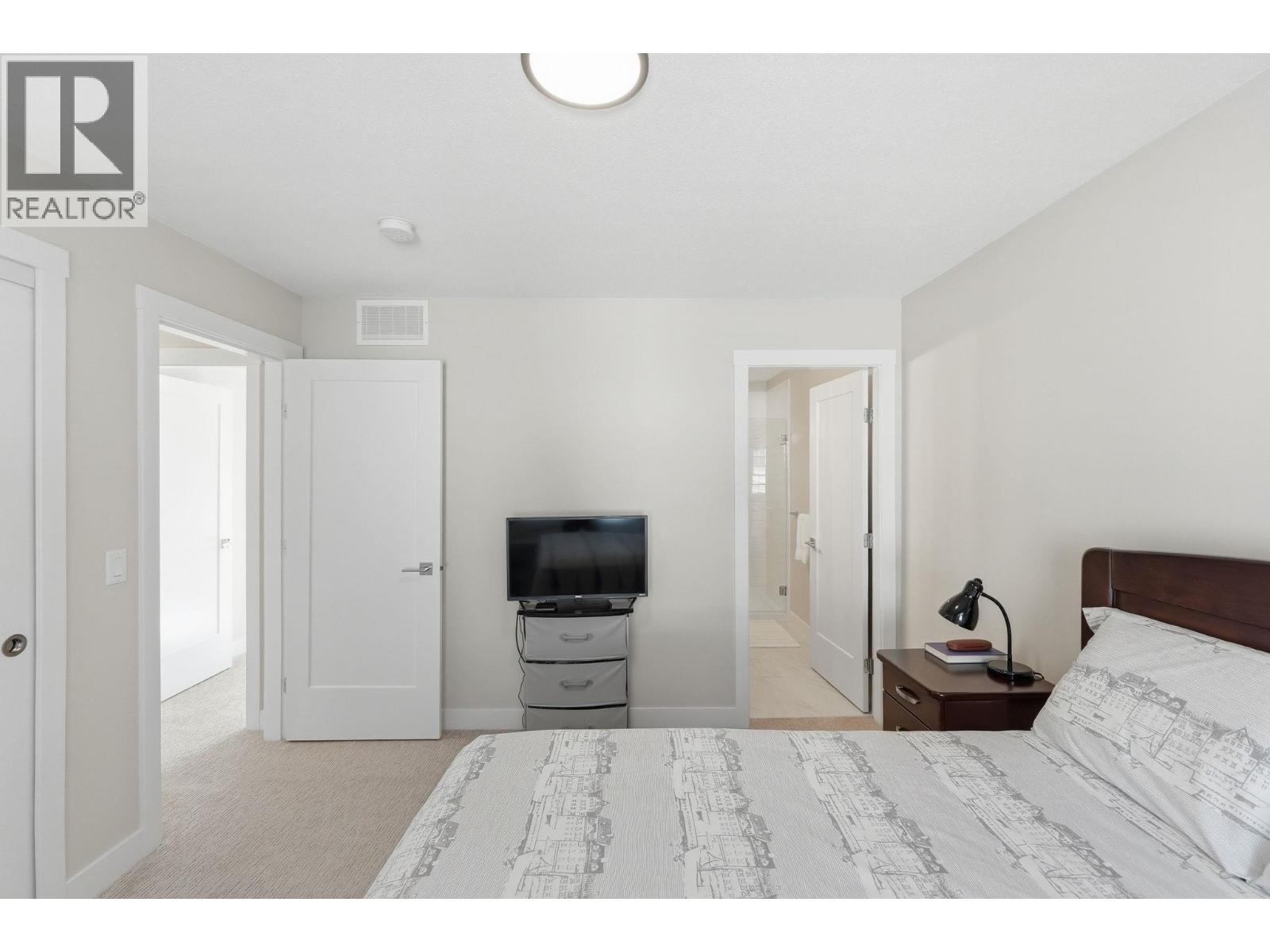 #140 4025 Gellatly Road S - 27