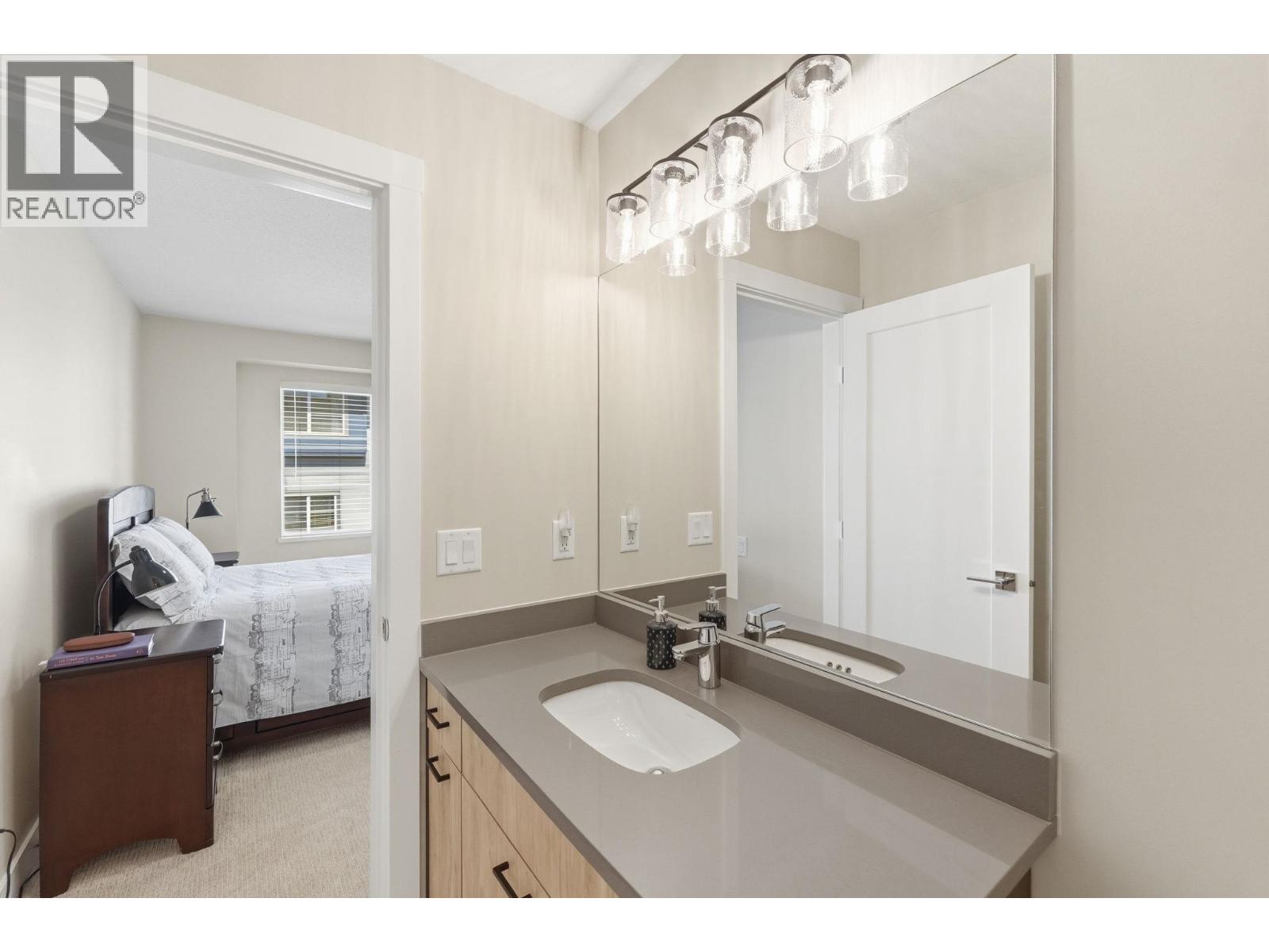 #140 4025 Gellatly Road S - 29