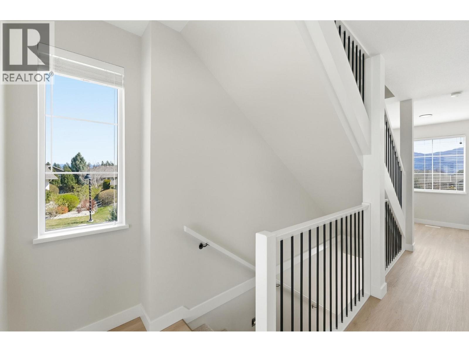 #140 4025 Gellatly Road S - 33