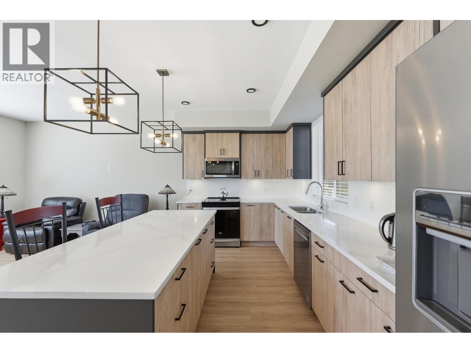 #140 4025 Gellatly Road S - 9