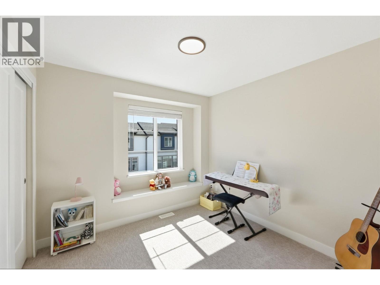 #140 4025 GELLATLY ROAD S - 24