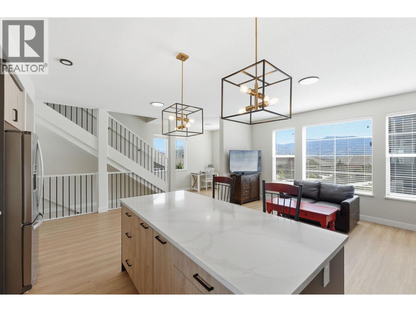 #140 4025 Gellatly Road S - 12