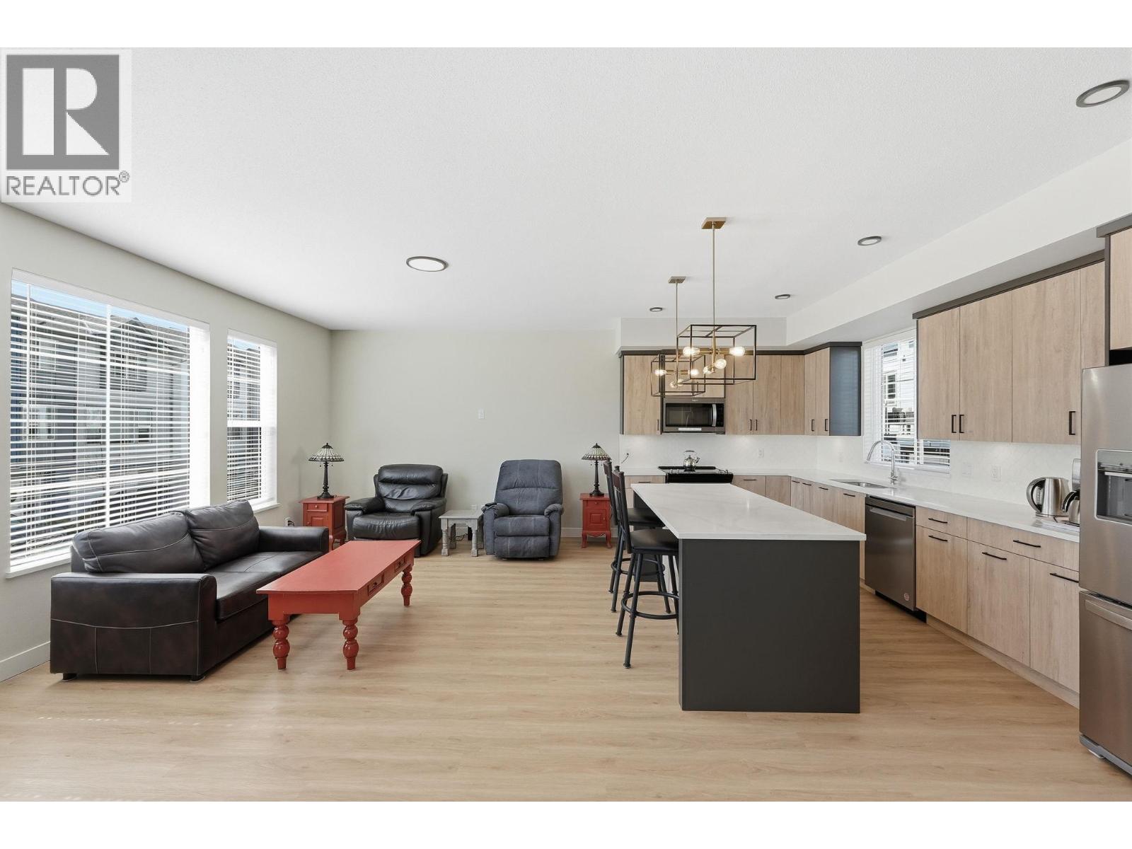 #140 4025 Gellatly Road S - 5