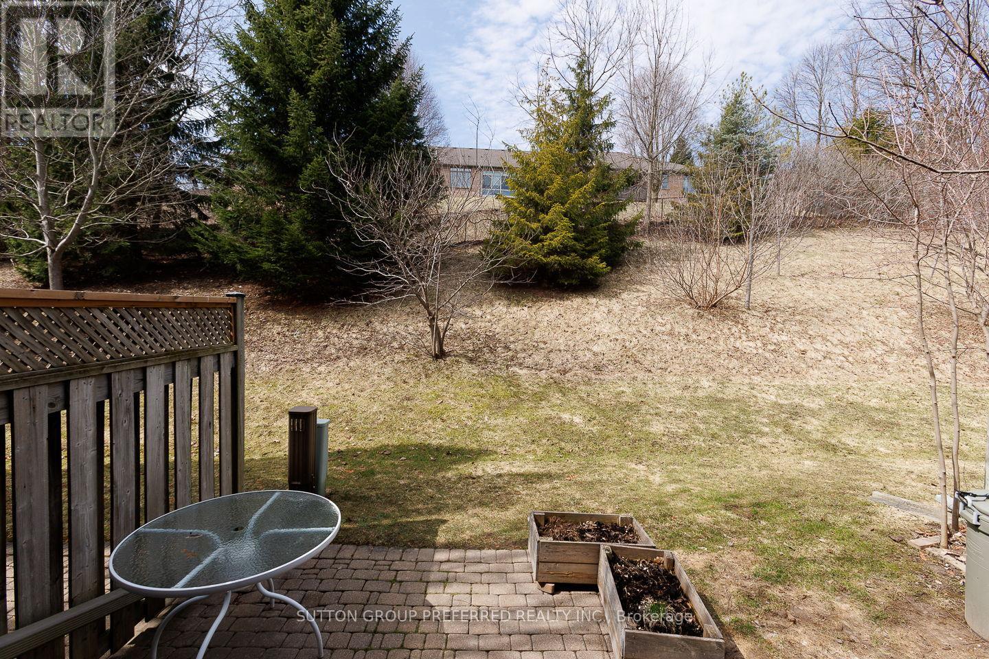 #26 270 NORTH CENTRE ROAD - 17