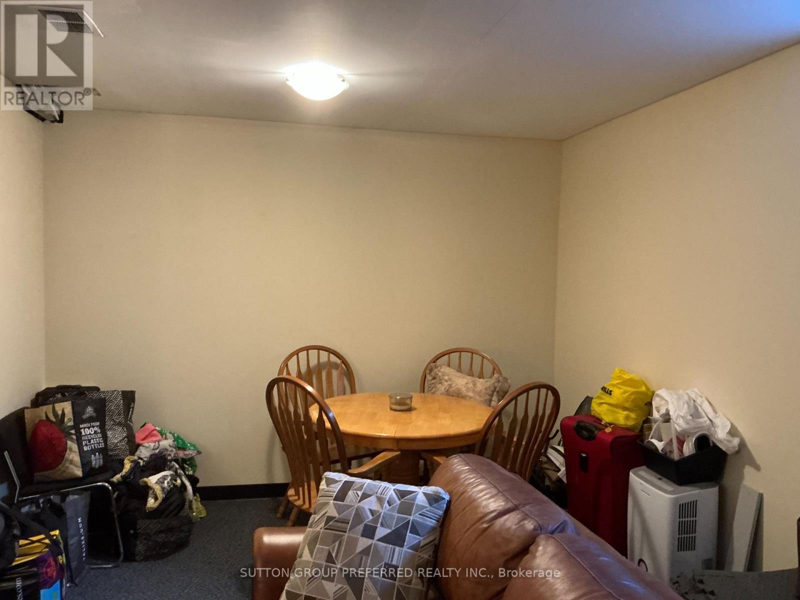 #26 270 NORTH CENTRE ROAD - 30