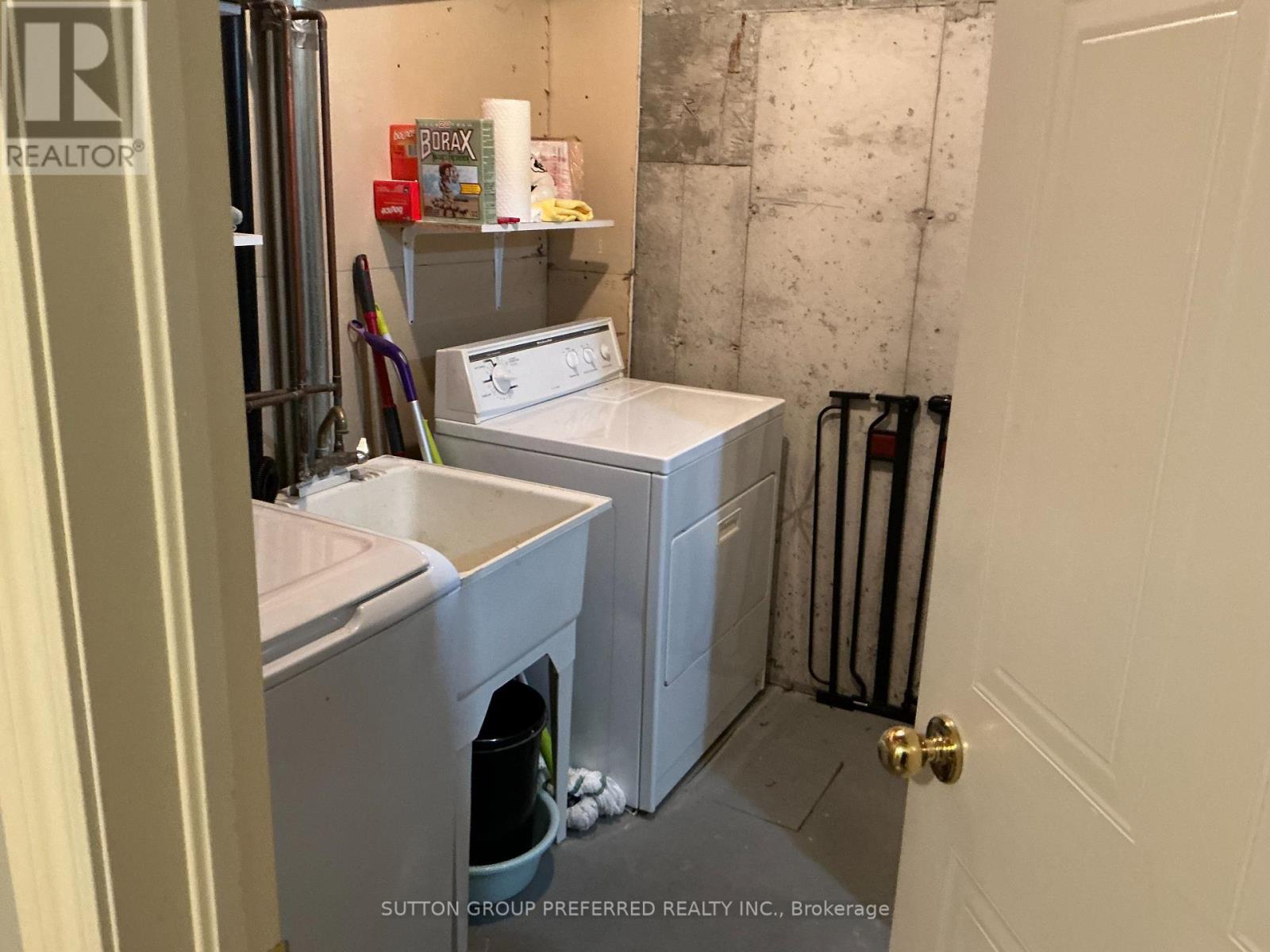 #26 270 NORTH CENTRE ROAD - 31