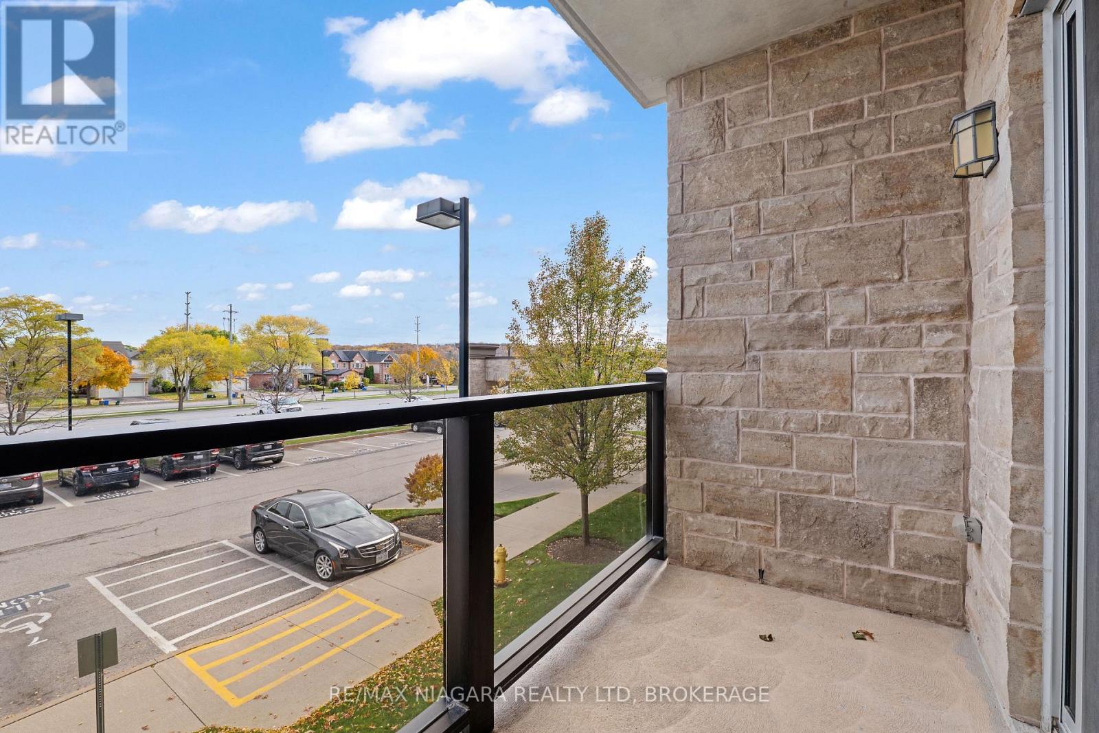 202 - 141 VANSICKLE ROAD — photo 21