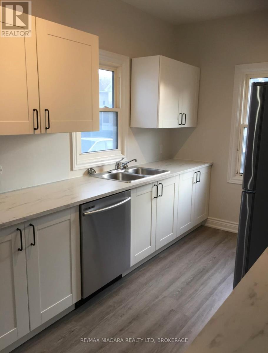 42 VINE STREET - 5