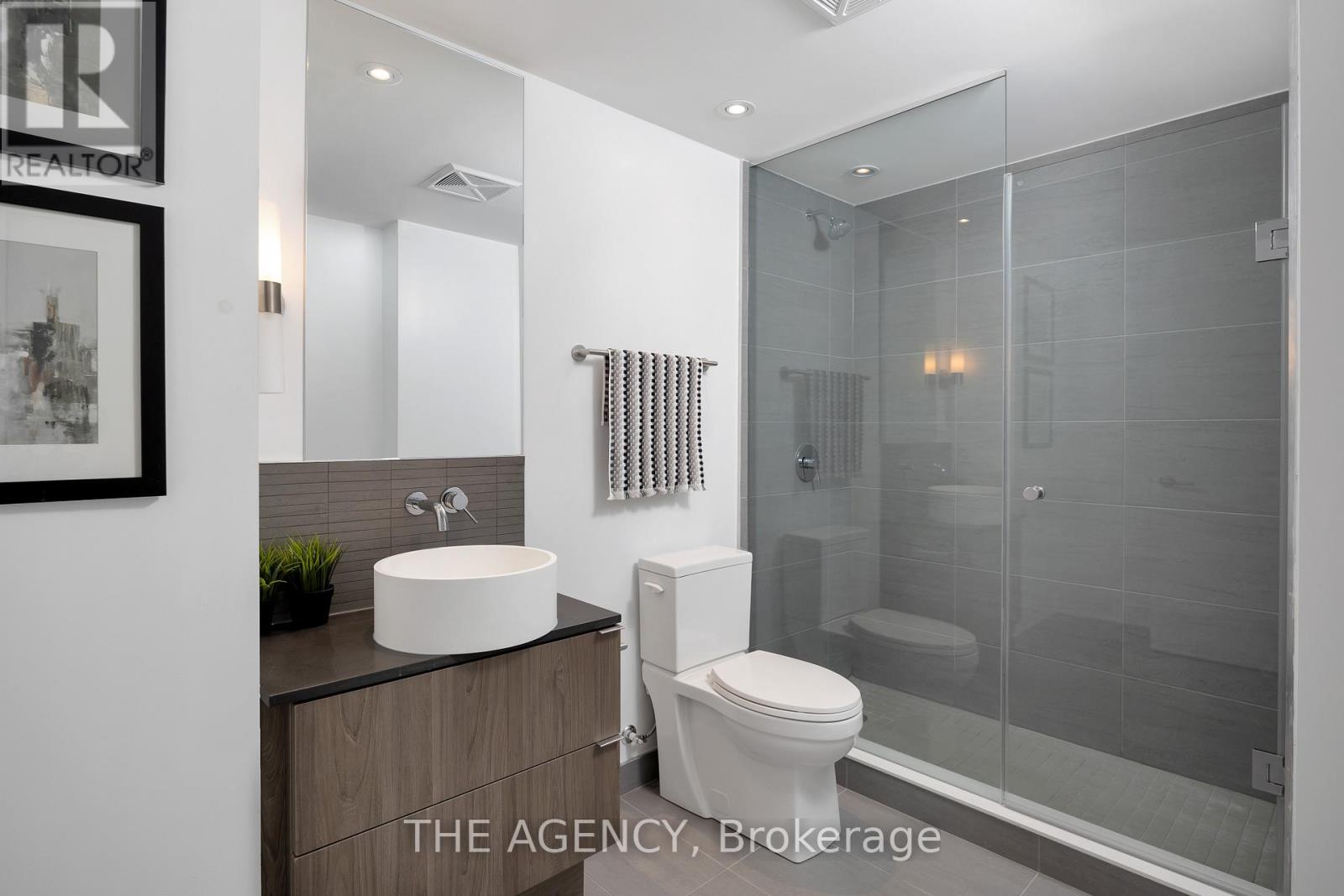 #804 161 ROEHAMPTON AVENUE - 17