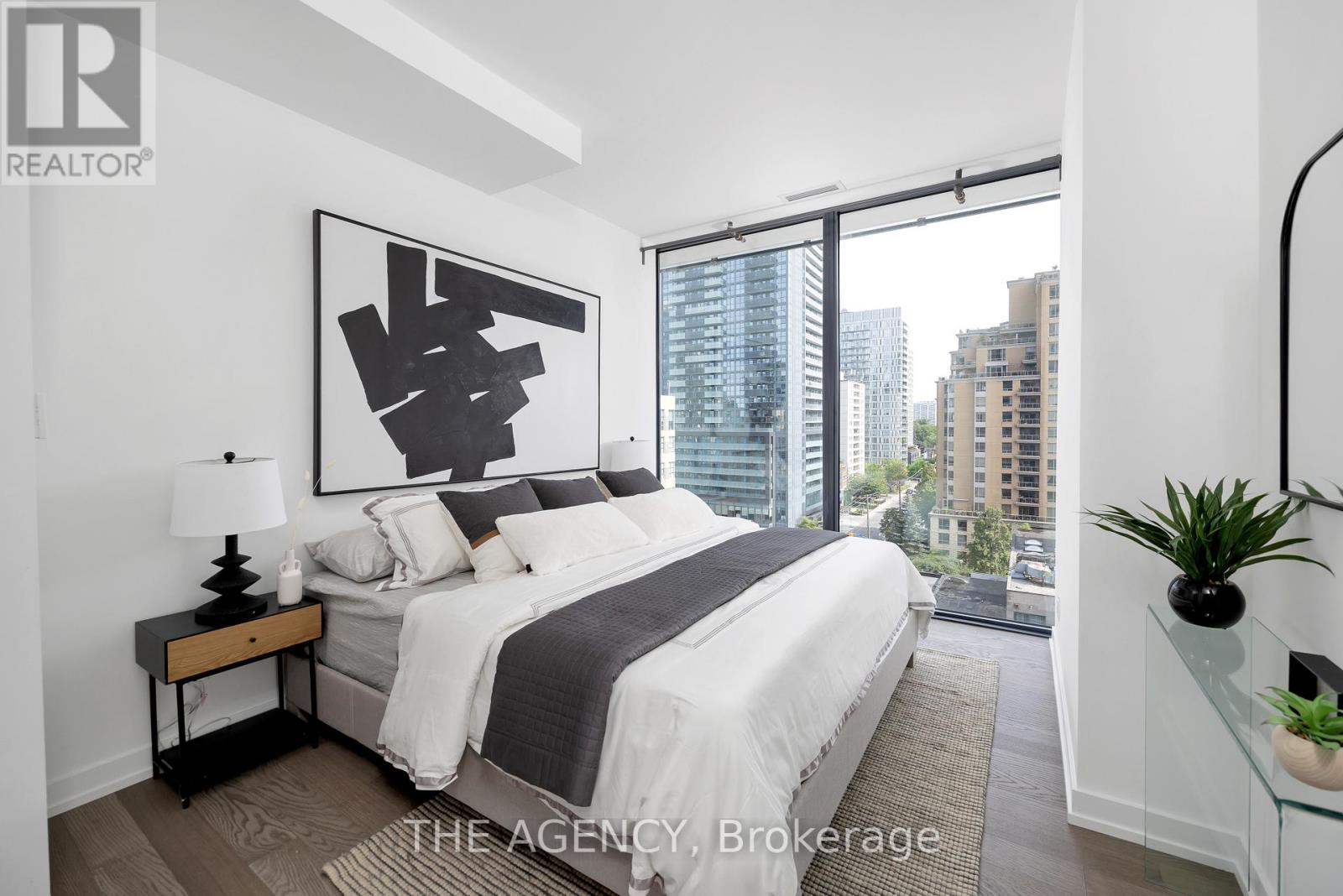 #804 161 ROEHAMPTON AVENUE - 13