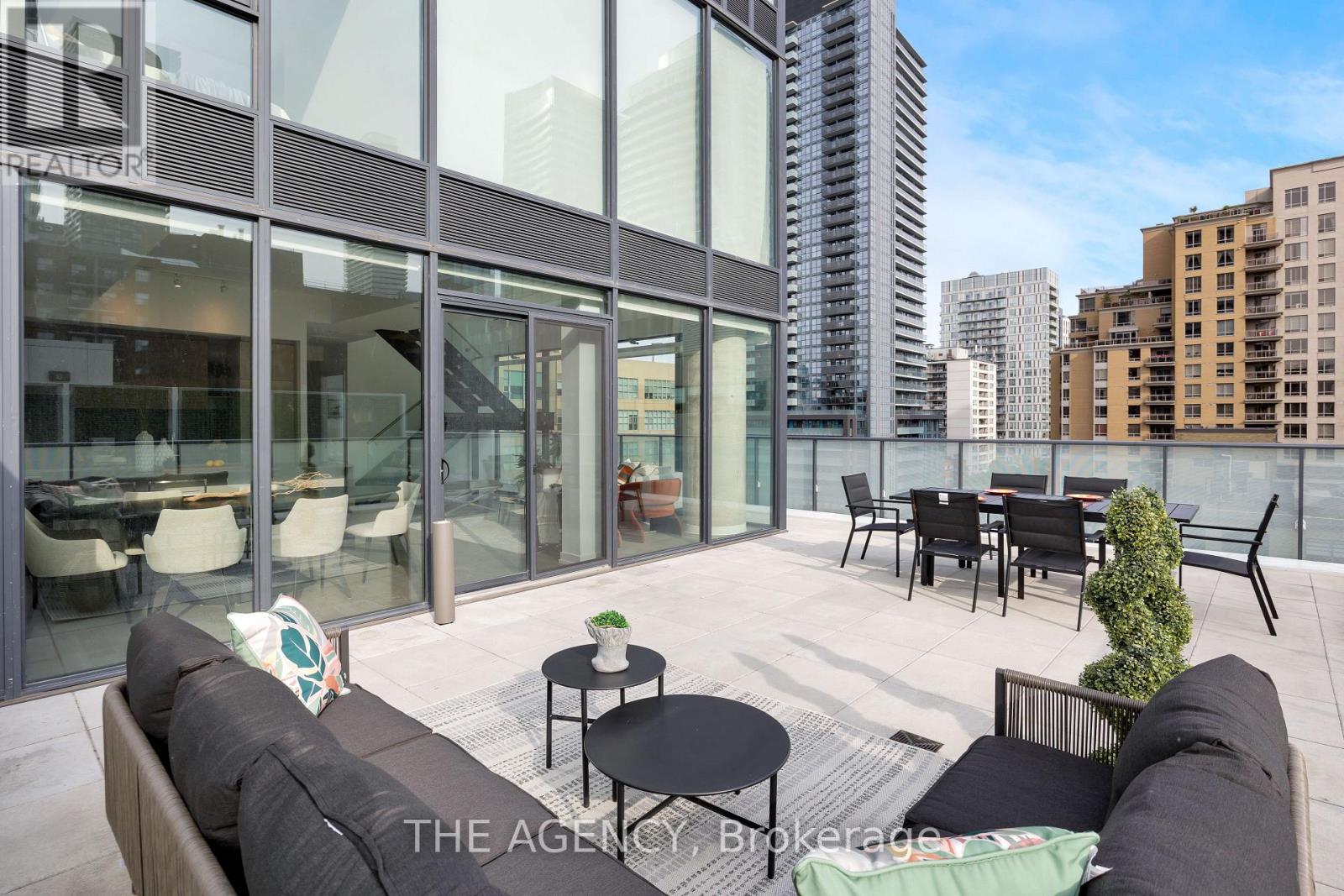 #804 161 ROEHAMPTON AVENUE - 25
