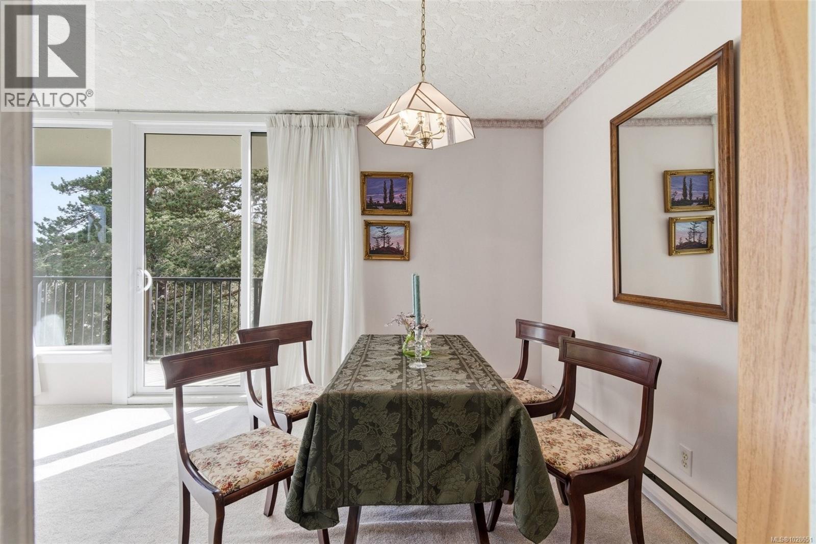 #401 2210 CADBORO BAY RD - 13