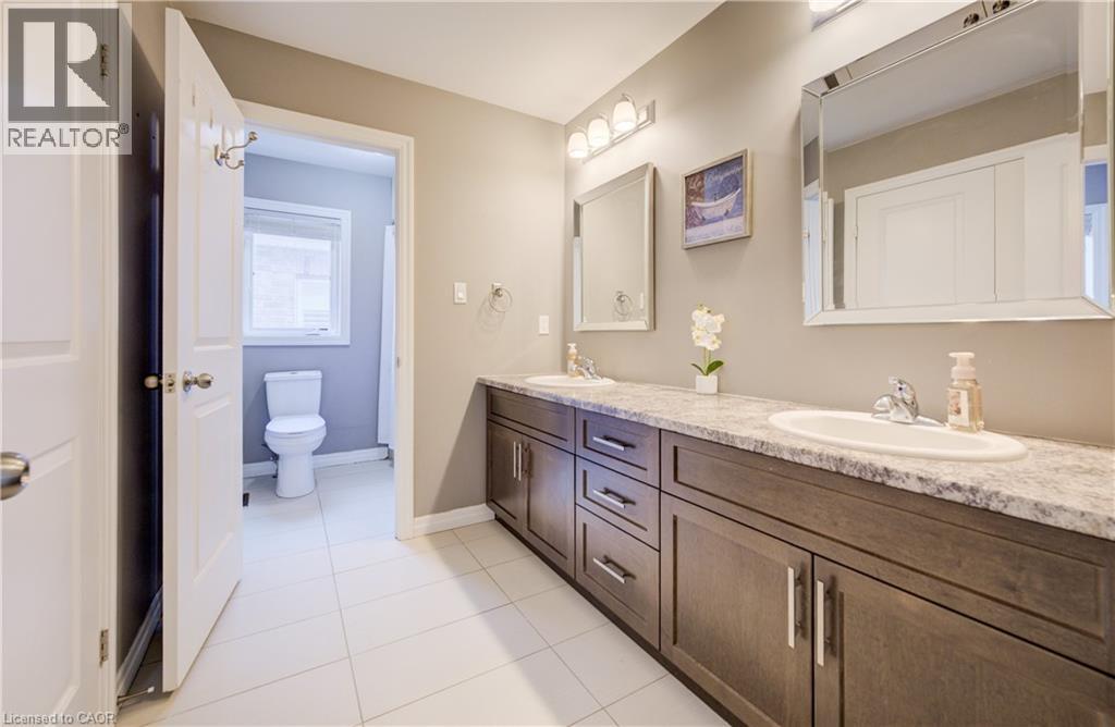 268 EVENS POND Crescent — photo 35