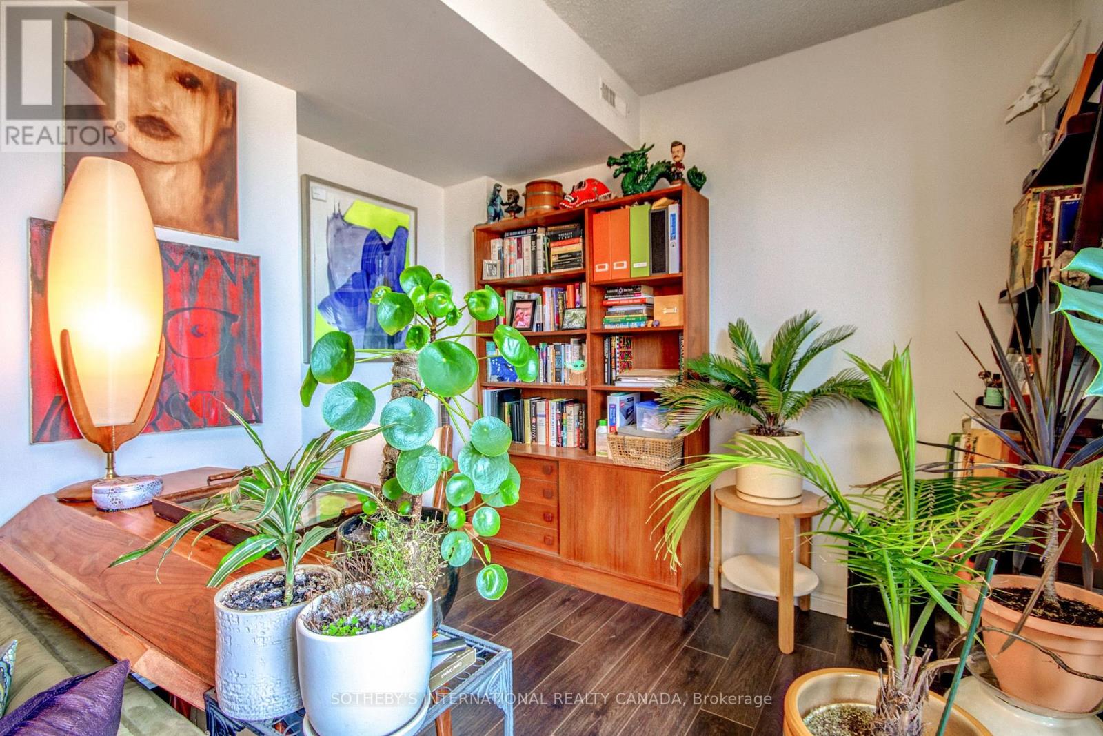 #219 7 FOUNDRY AVENUE - 16