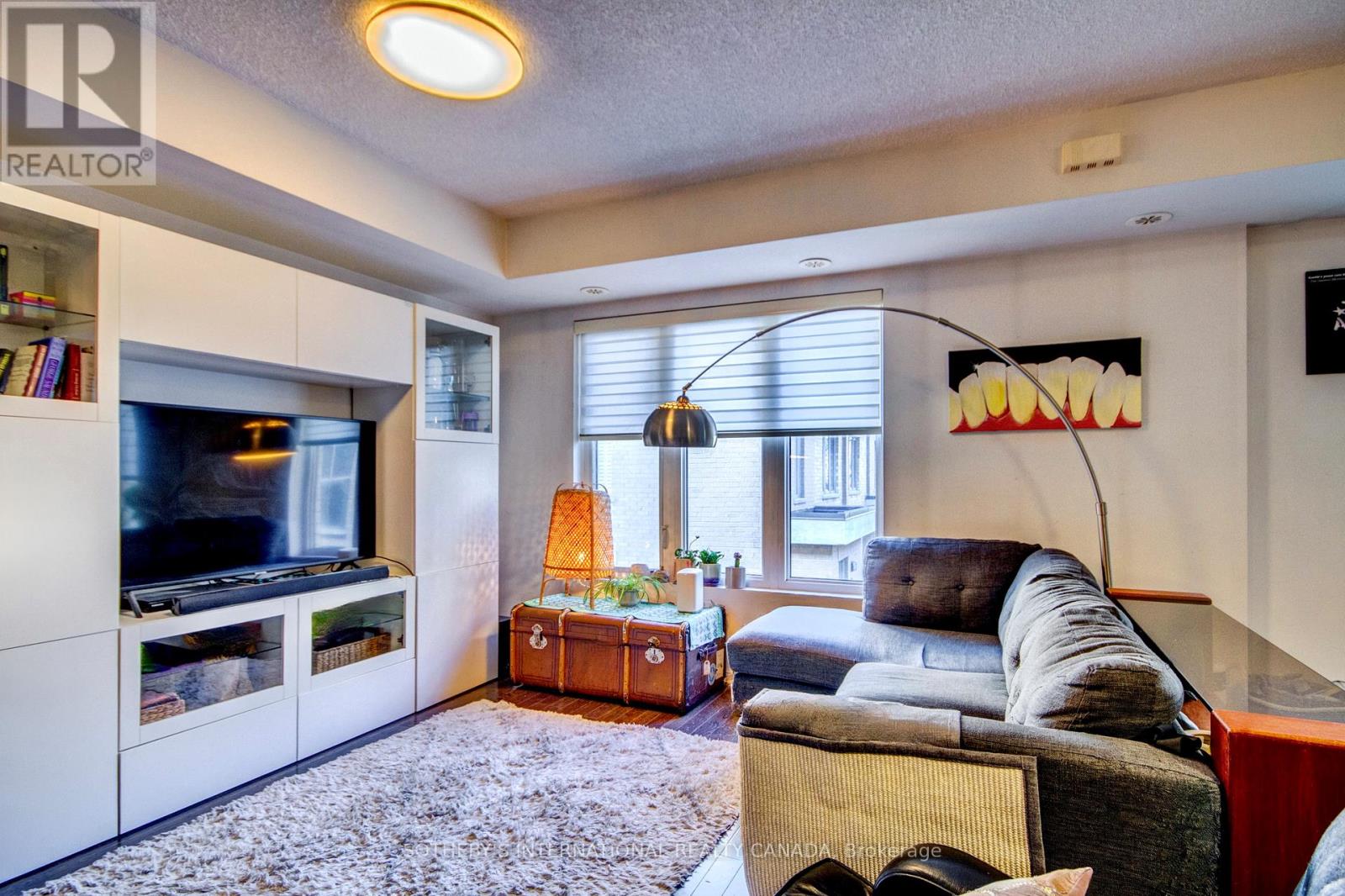 #219 7 FOUNDRY AVENUE - 8