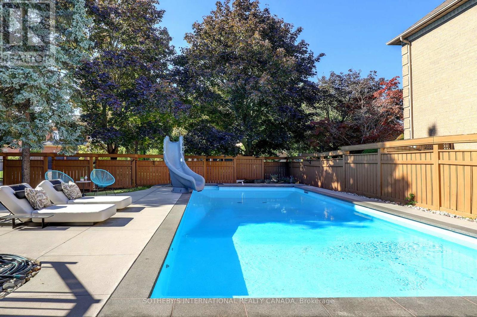 1939 CALGARY COURT - 3
