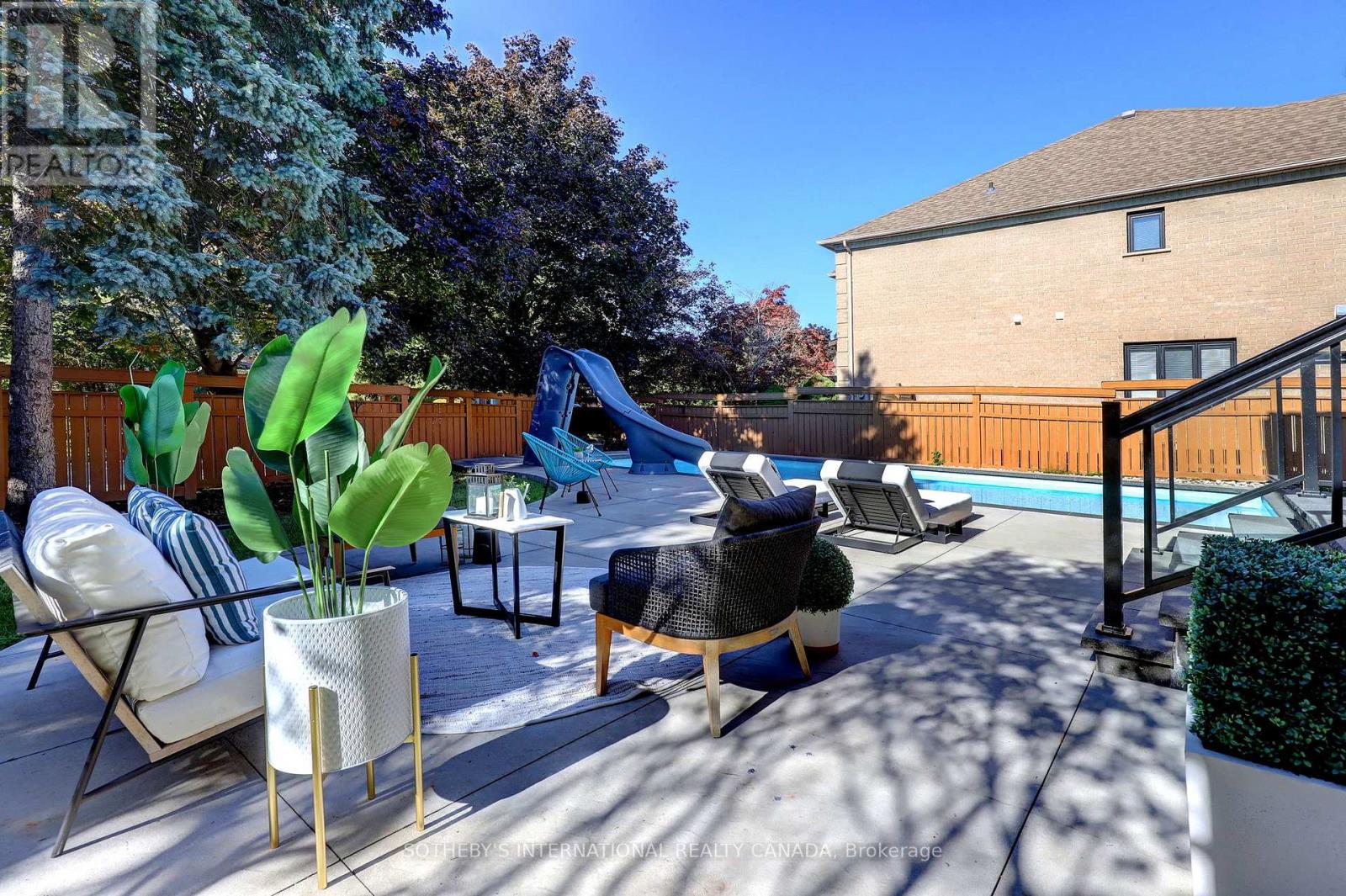 1939 CALGARY COURT - 4