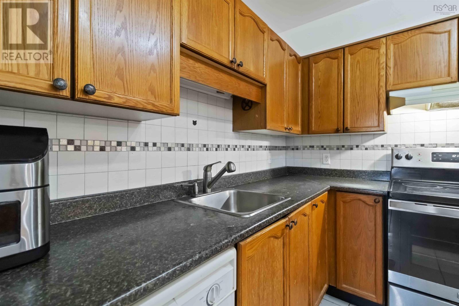 #311 93 KEARNEY LAKE ROAD - 13