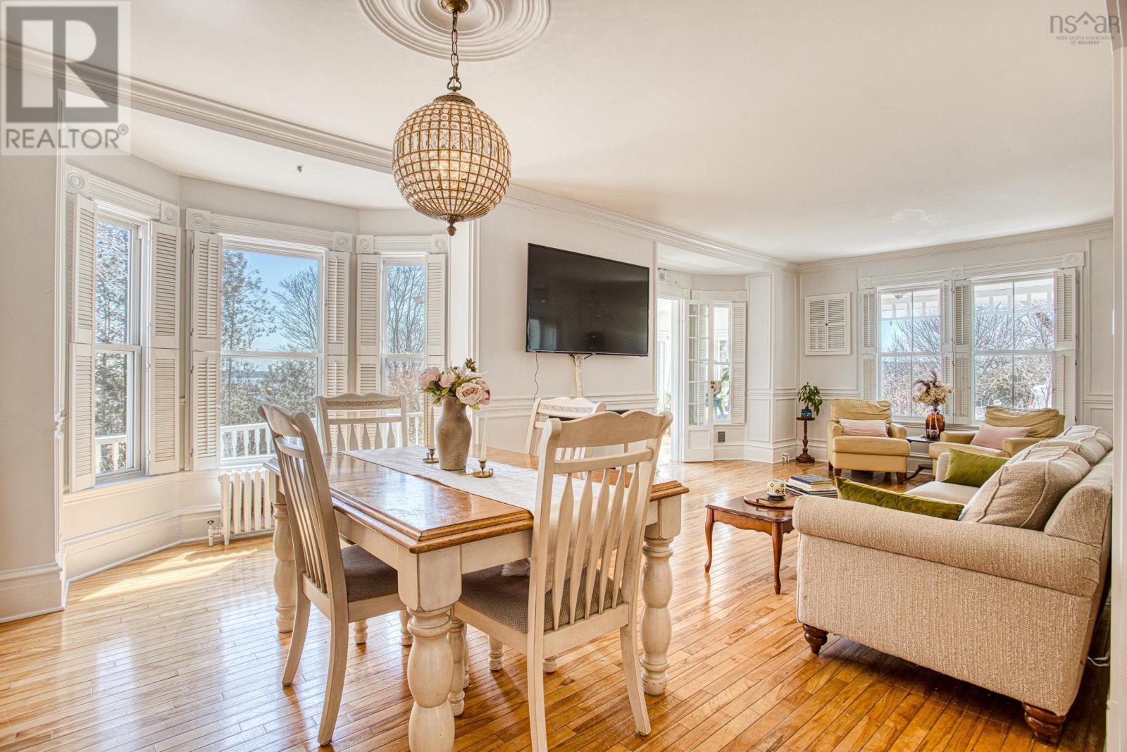 Property 21 of 39 of 53 Rutledge Street