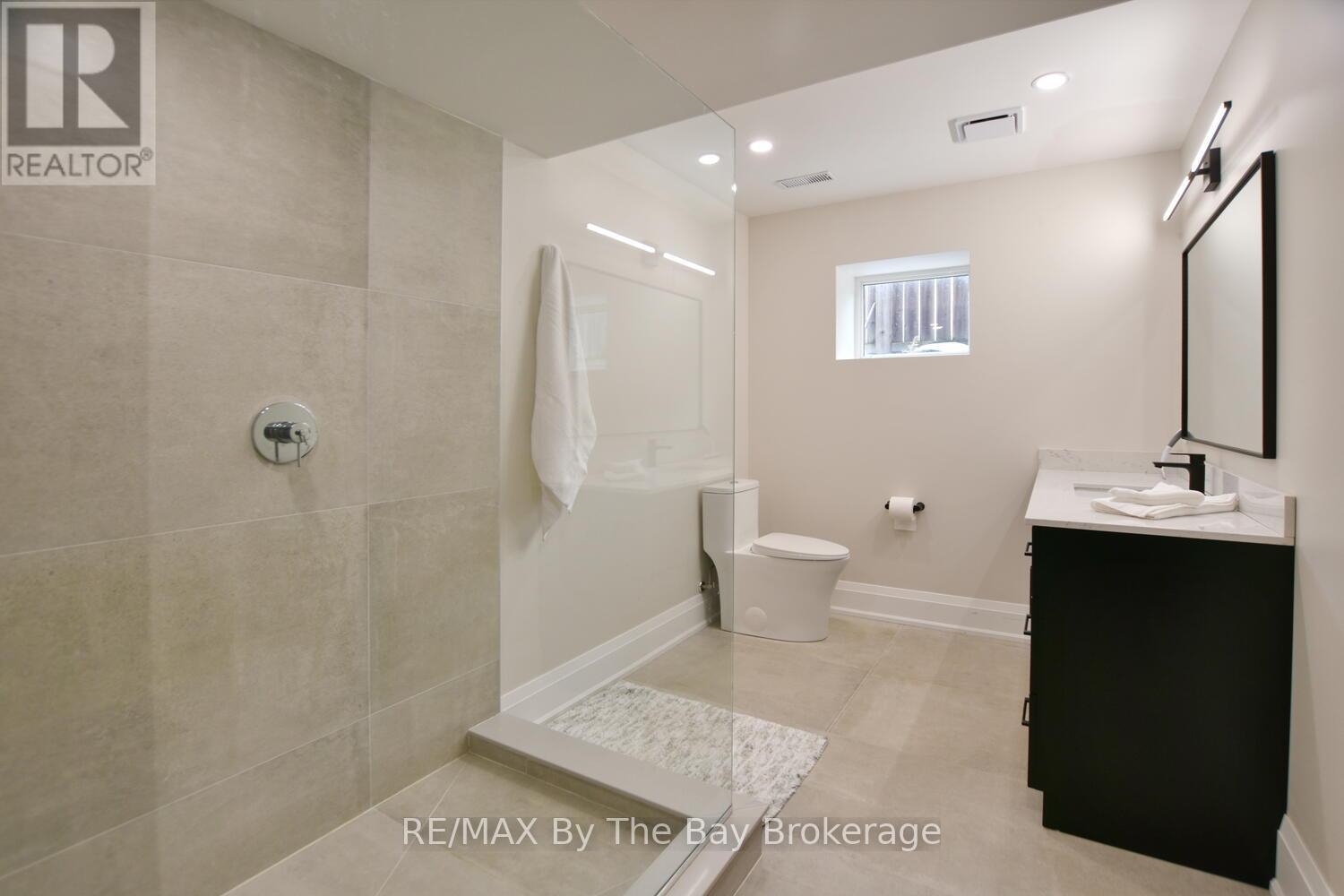 17 BASSWOOD DRIVE - 7