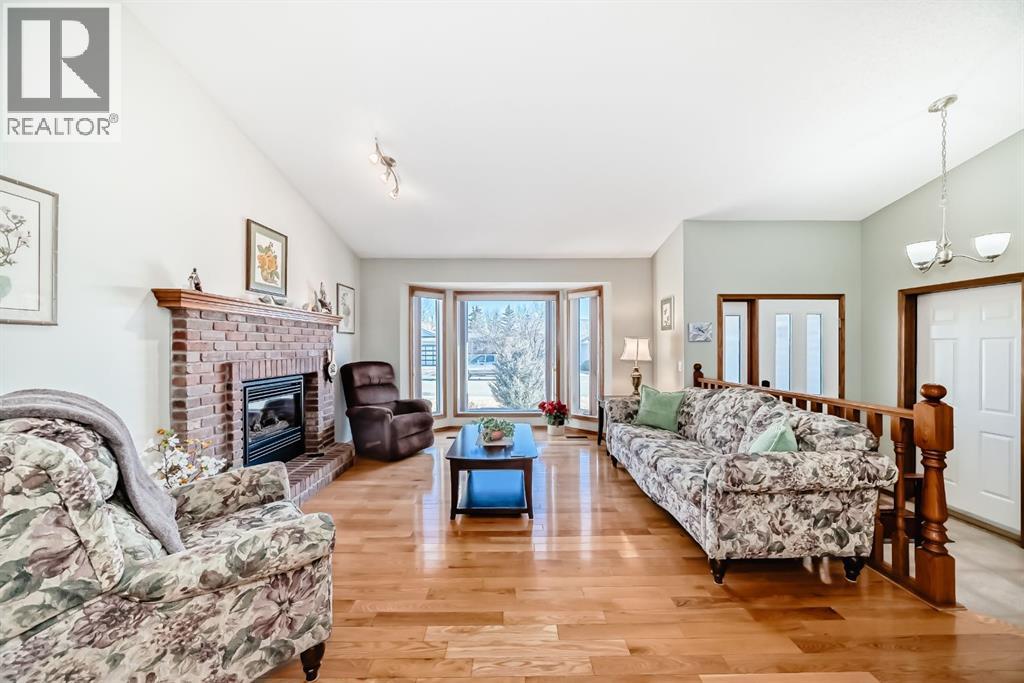 32 West Mackay Crescent, Cochrane