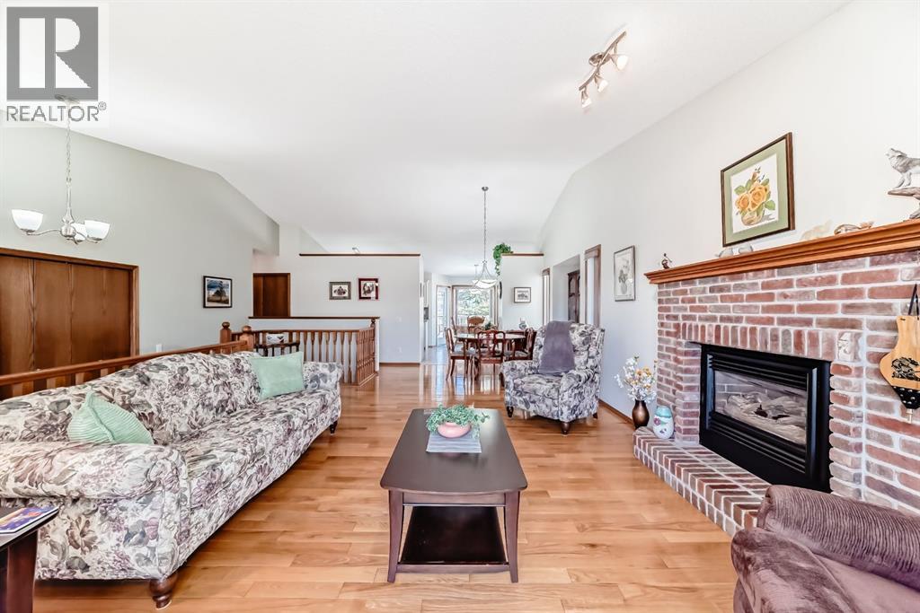 32 West Mackay Crescent, Cochrane