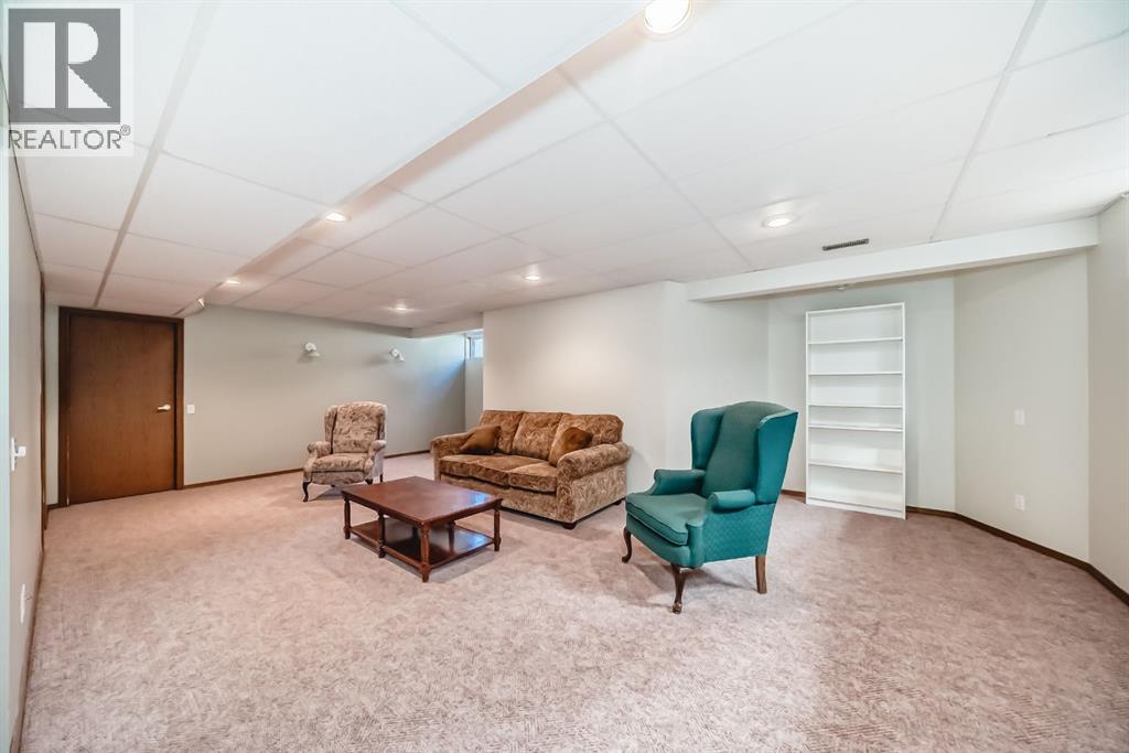 32 West Mackay Crescent, Cochrane